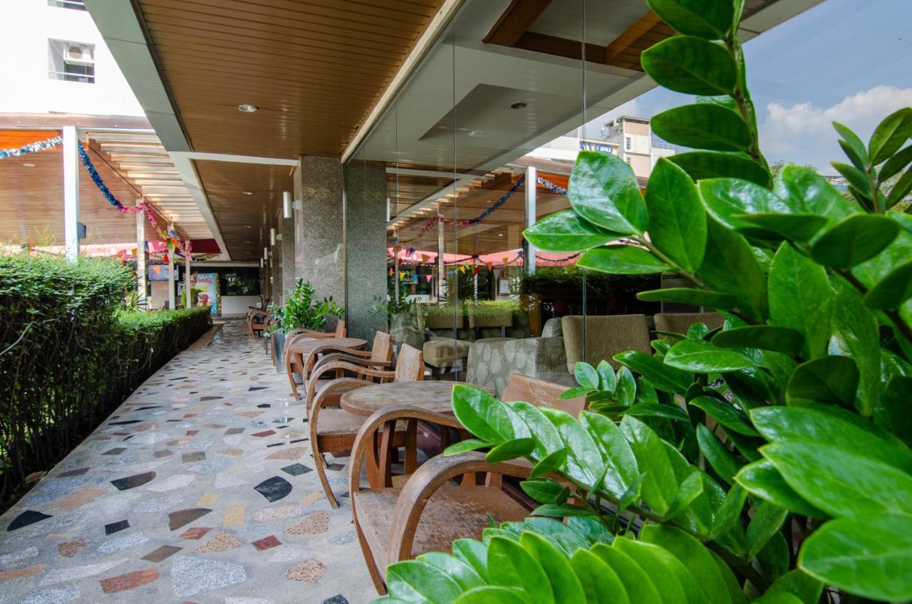 Grand Tara Garden Thai Hotel Bangkok Exterior photo